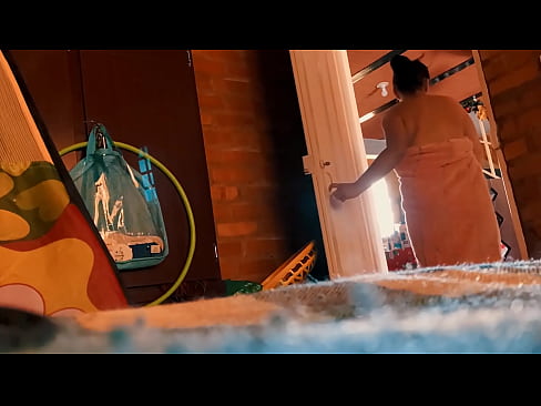 ❤️ Moj stric mi sledi v tuš kabino in me jebe, medtem ko se tuširam. ️ Anal video na sl.hentaidude.ru ﹏