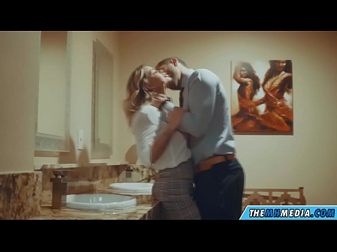 ❤️ Ko vas prsata blondinka zapelje na javnem stranišču ️ Anal video na sl.hentaidude.ru ﹏